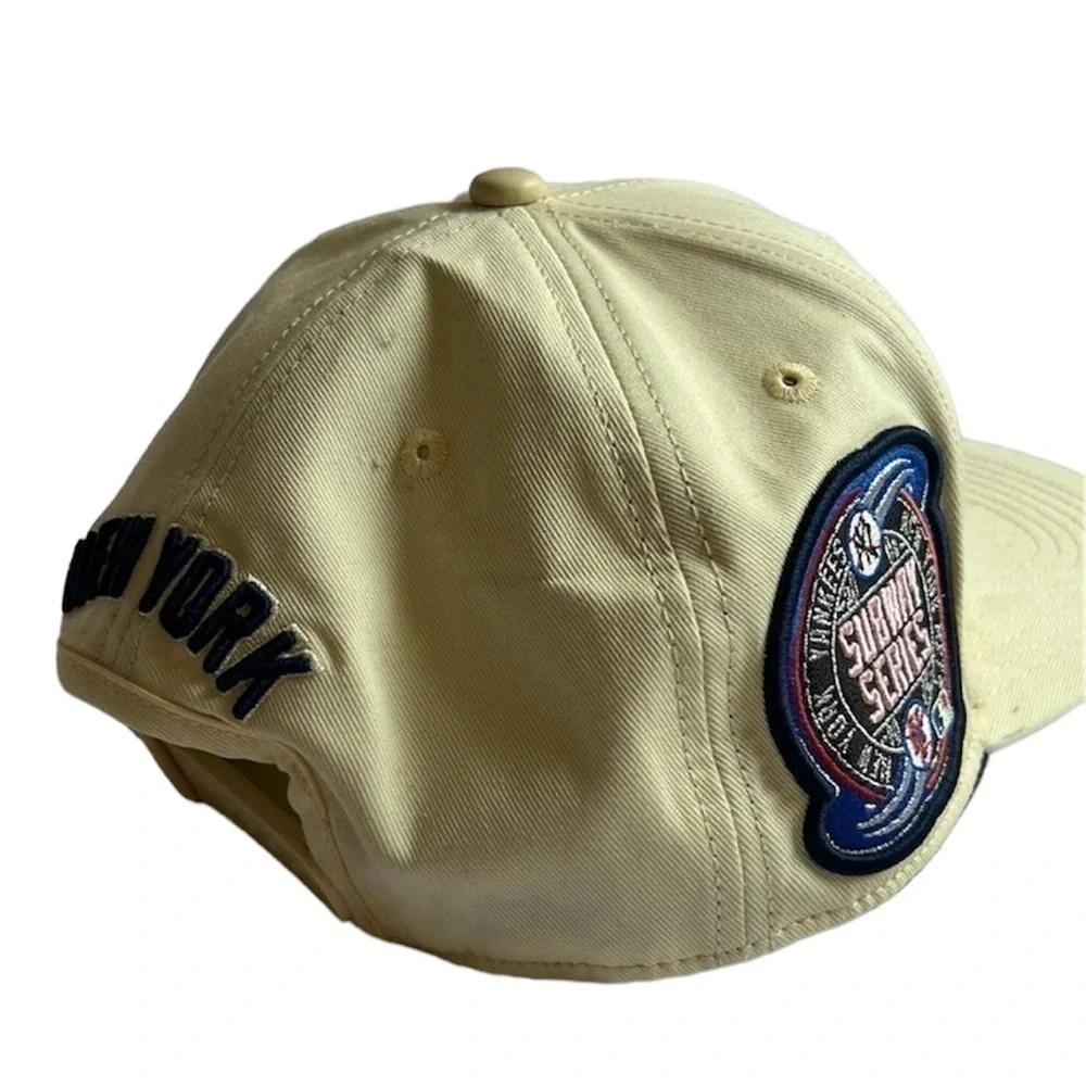 NEW YORK YANKEES LOGO SUBWAY SERIES SNAPBACK Pro Standard Hat Cream